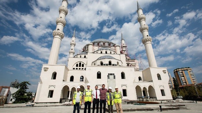 Xhamia e Namazgjase, Veliaj: Bajramin e ardhshem, ne xhamine e re 